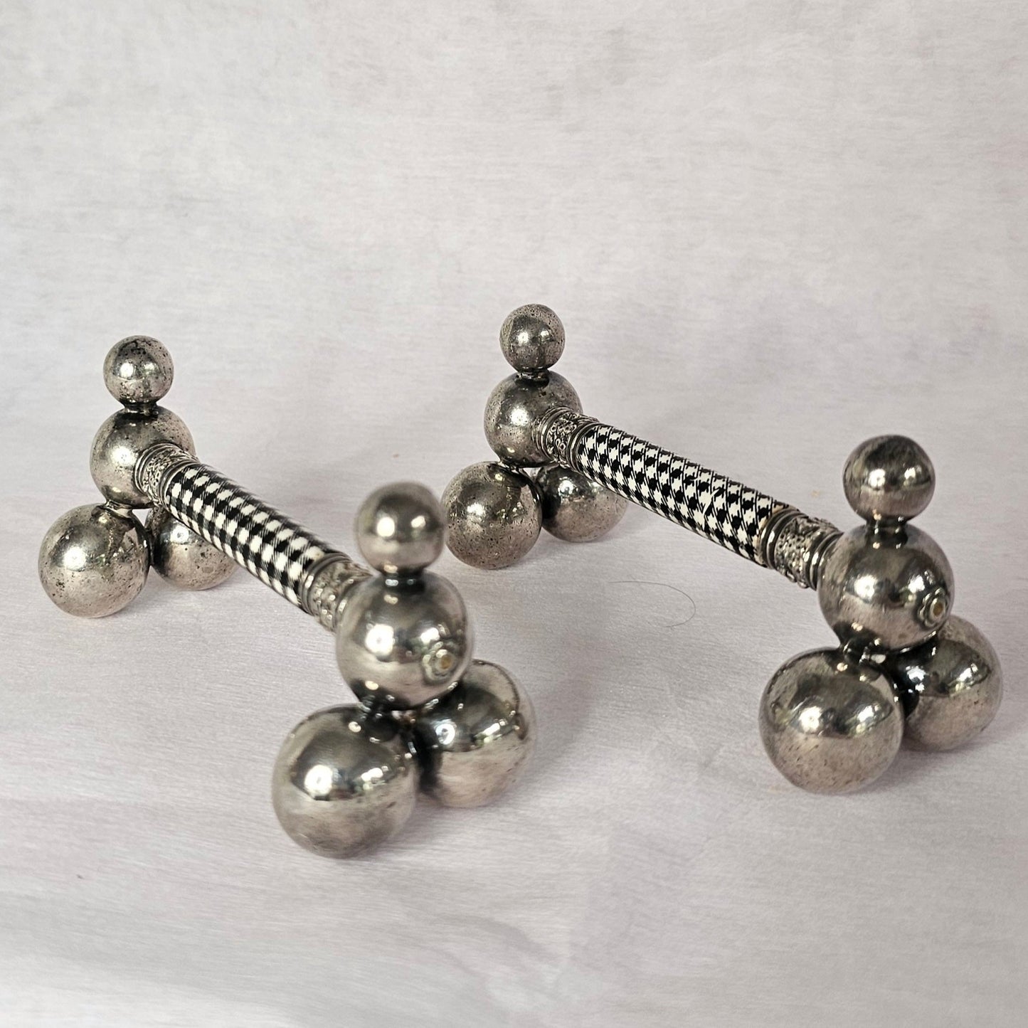 KNIFE REST- STERLING SILVER HOUNDSTOOTH PATTERN