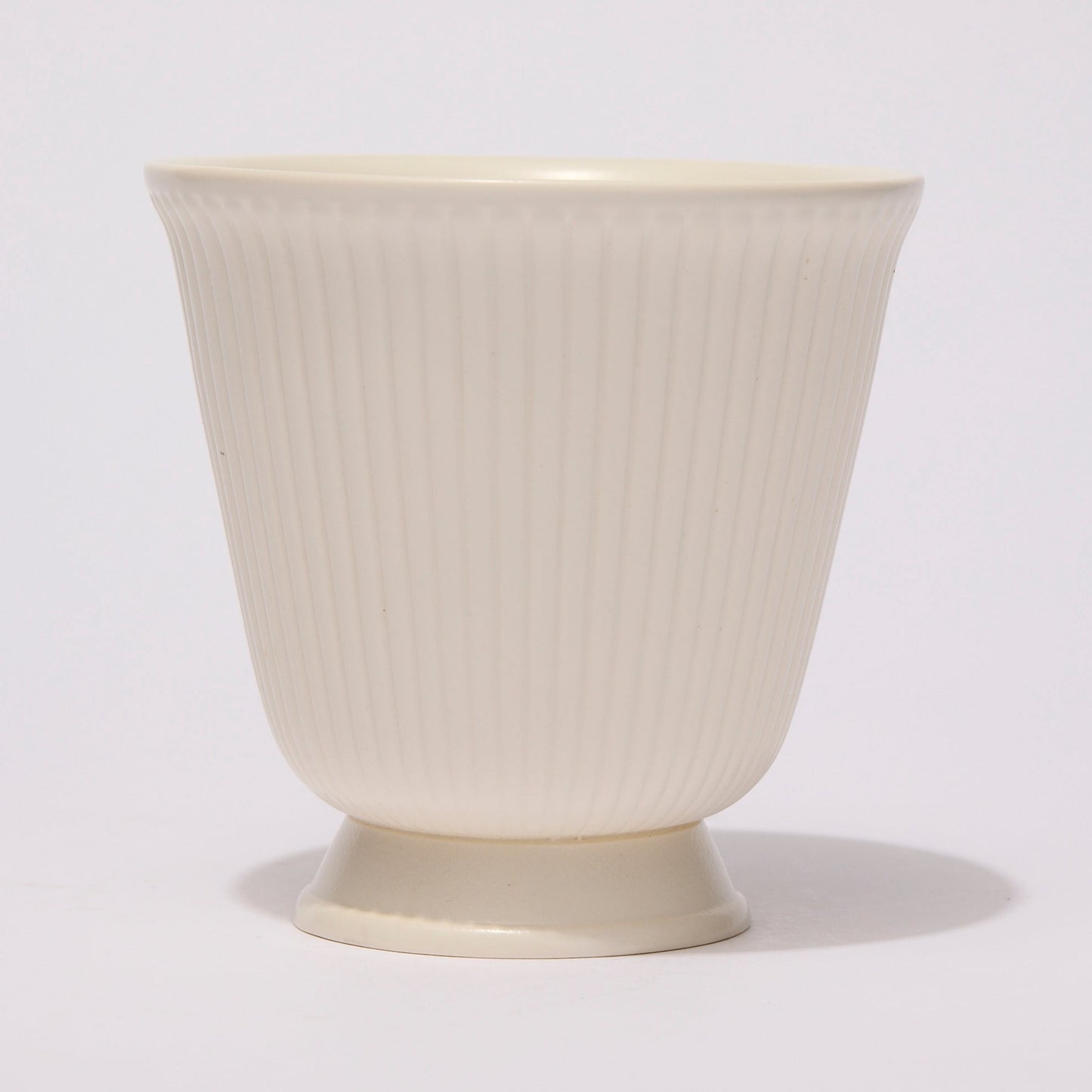 WEDGWOOD OF ETURIA AND BARLASTON | URN-SHAPED VASE