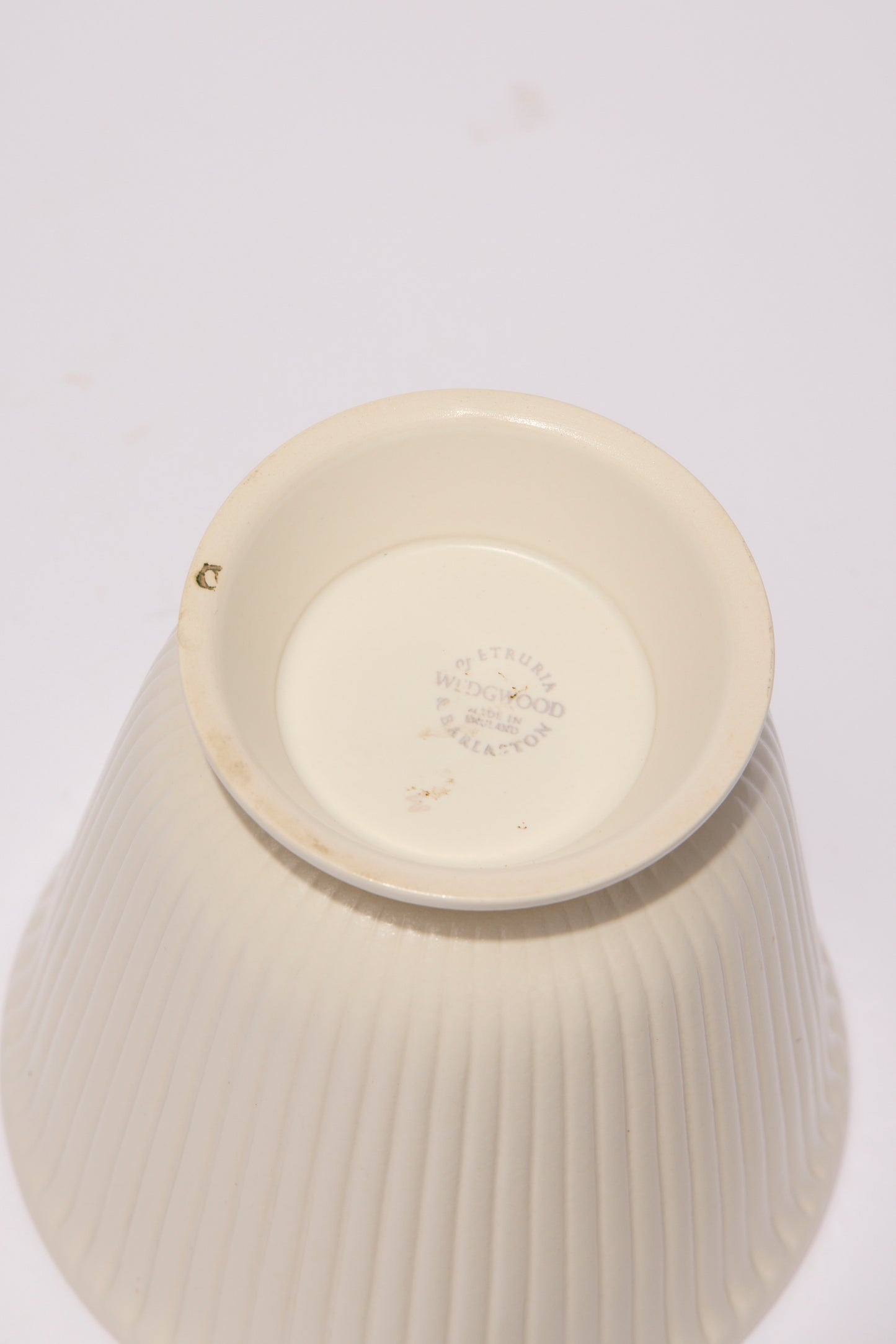 WEDGWOOD OF ETURIA AND BARLASTON | URN-SHAPED VASE
