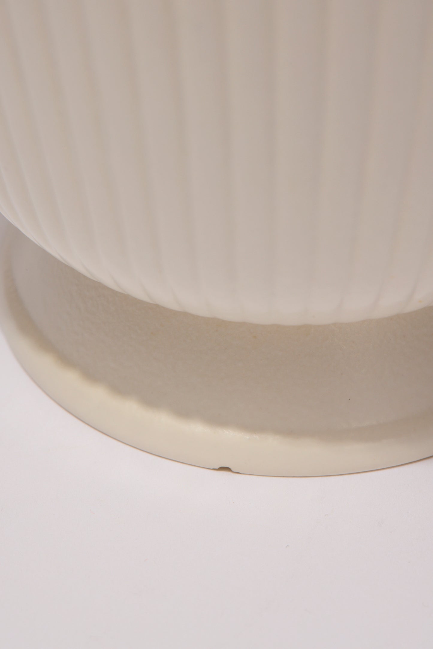 WEDGWOOD OF ETURIA AND BARLASTON | URN-SHAPED VASE
