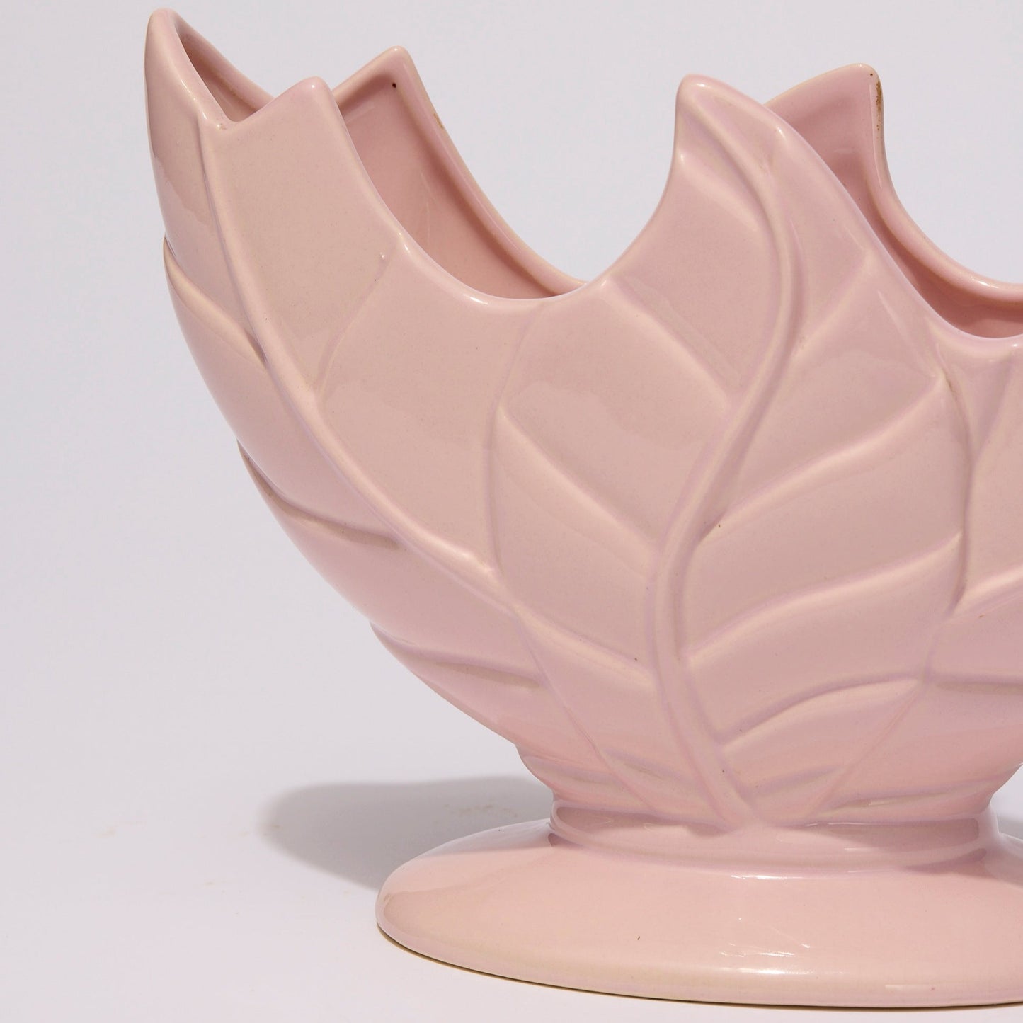 PINK CERAMIC FANNED LEAF-PATTERN VASE