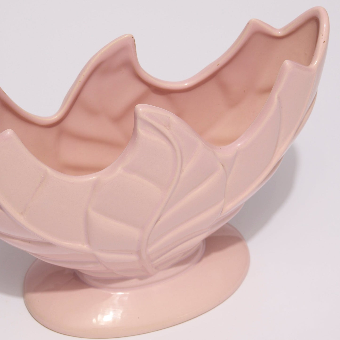 PINK CERAMIC FANNED LEAF-PATTERN VASE