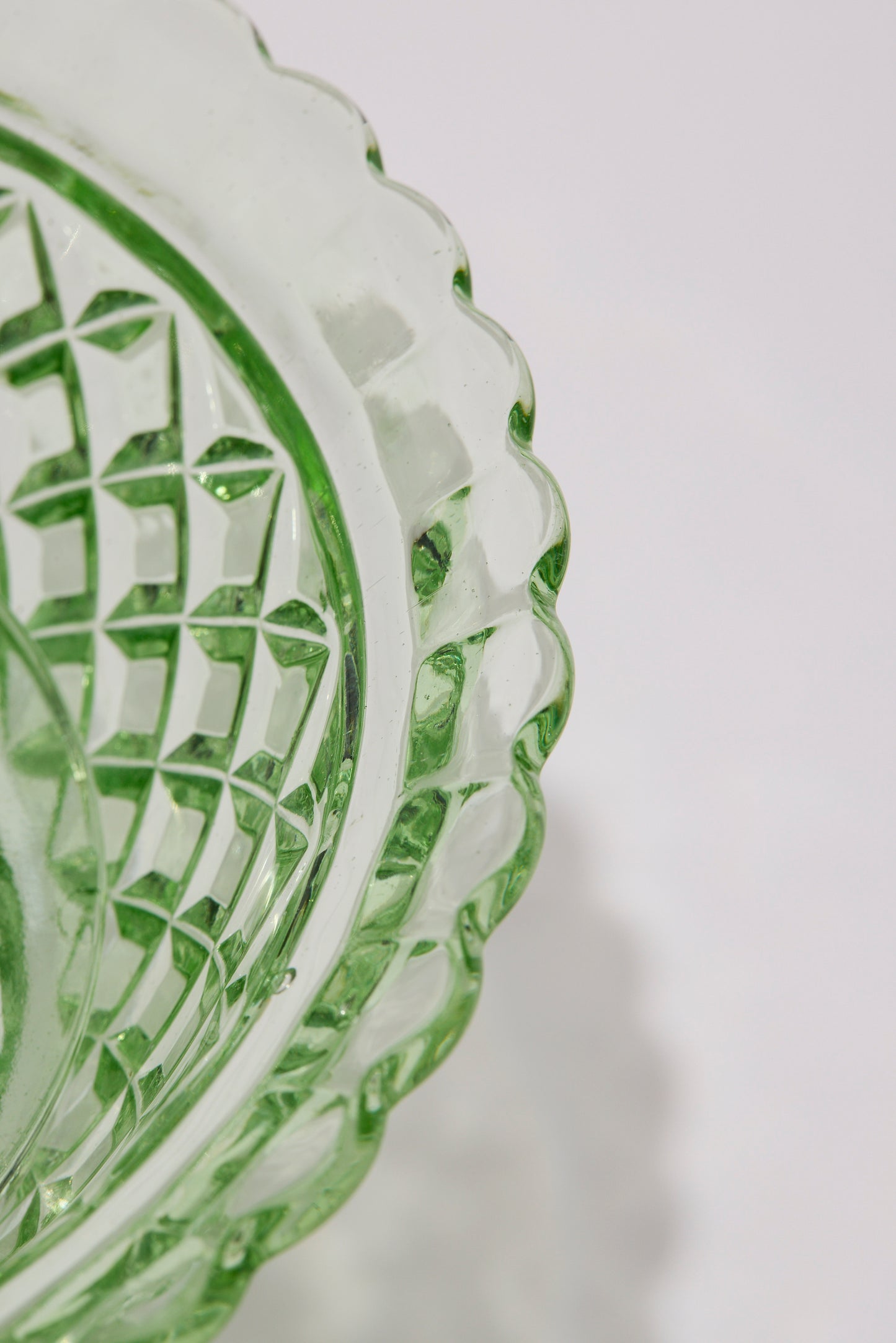 DEPRESSION GLASS | VASE