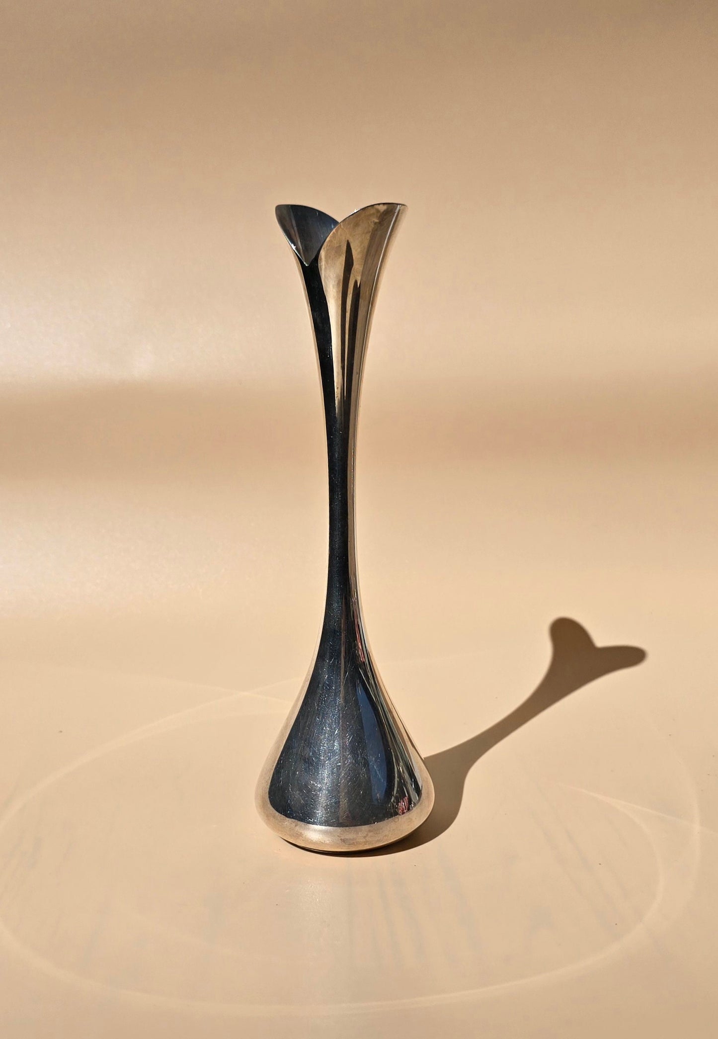 TULIP VASE