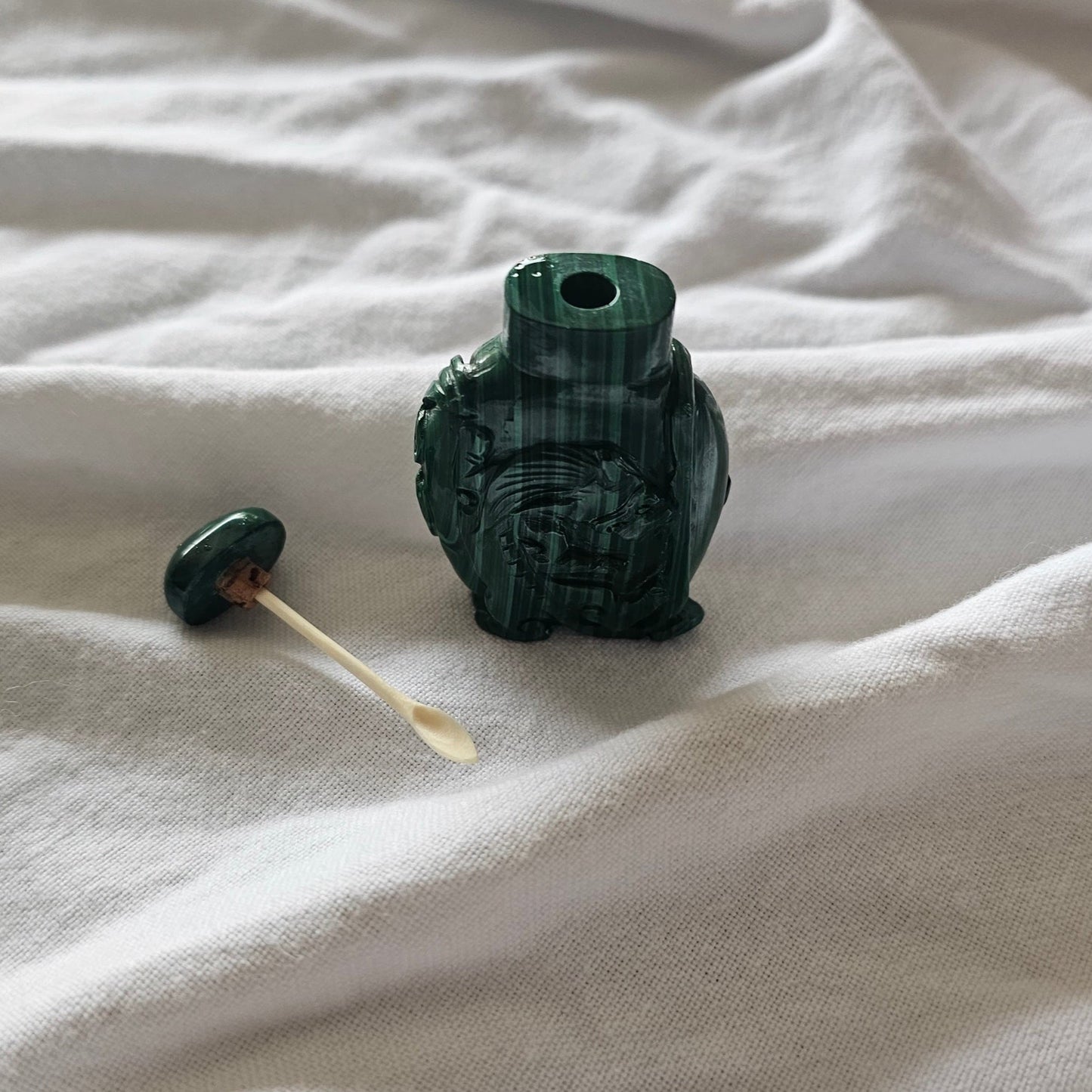 MALACHITE SNUFF BOTTLE