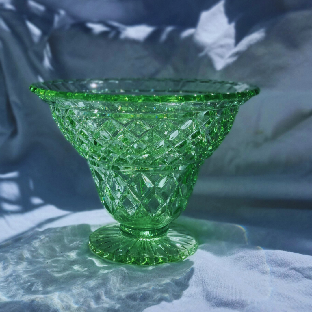 DEPRESSION GLASS | VASE